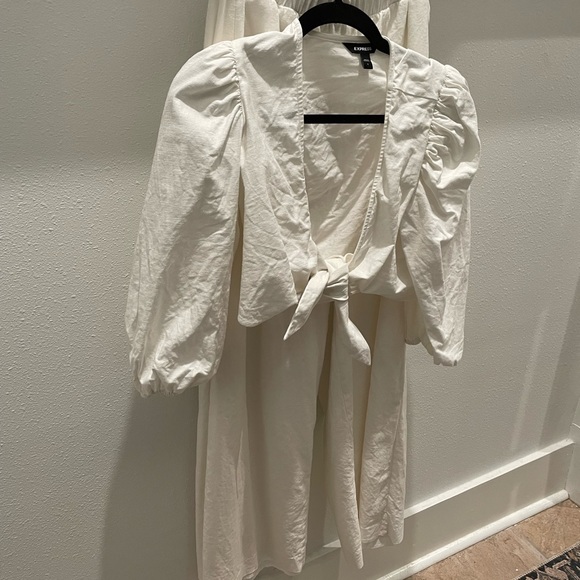 Matching Linen Set - Picture 3 of 4